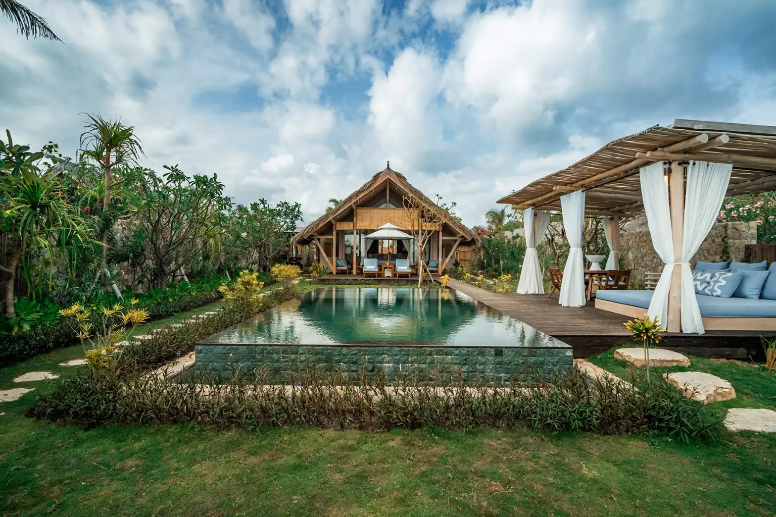 Nihi Rote Ume Boa Swimming Pool