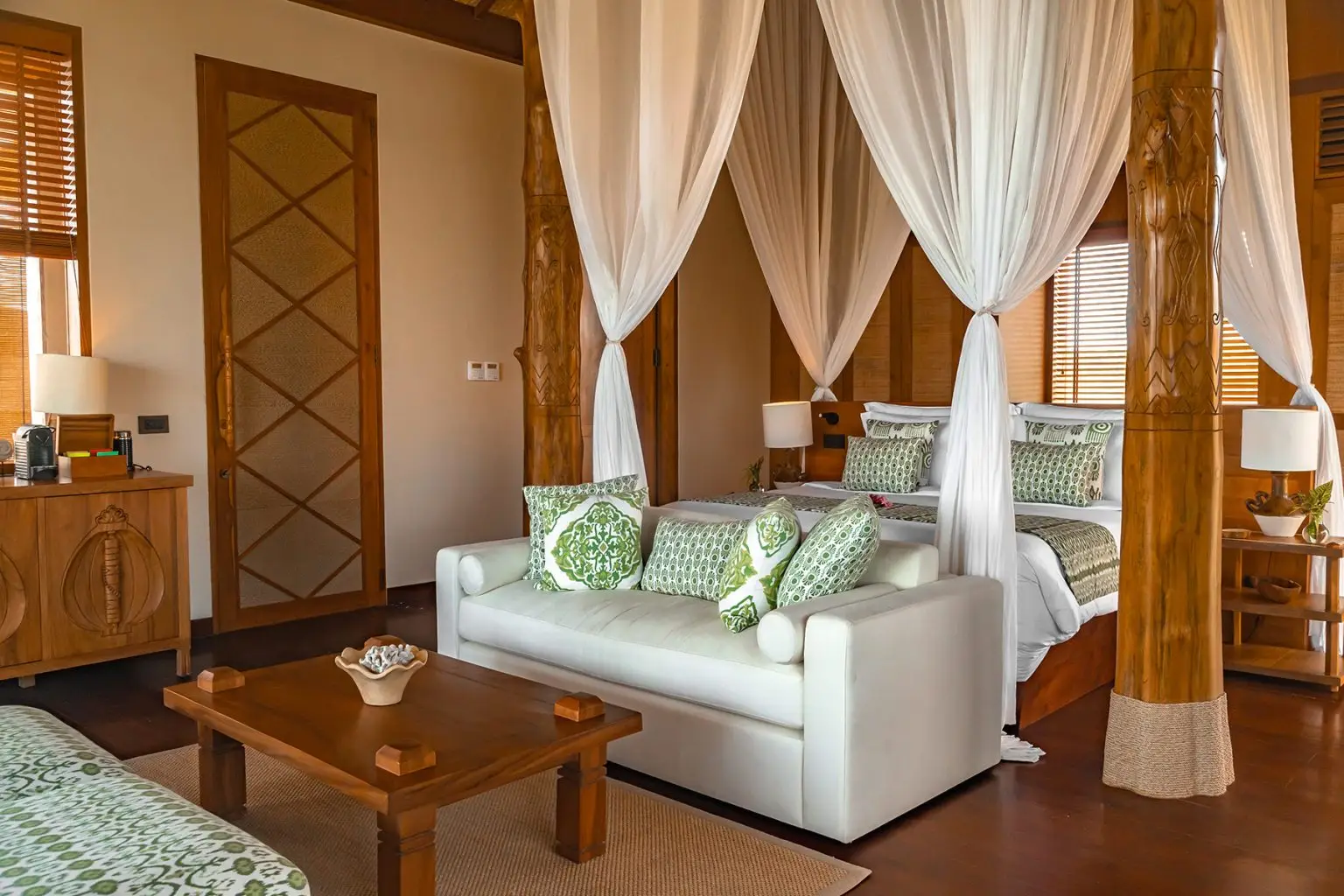 Nihi Rote Ume Leo Beachfront Bedroom