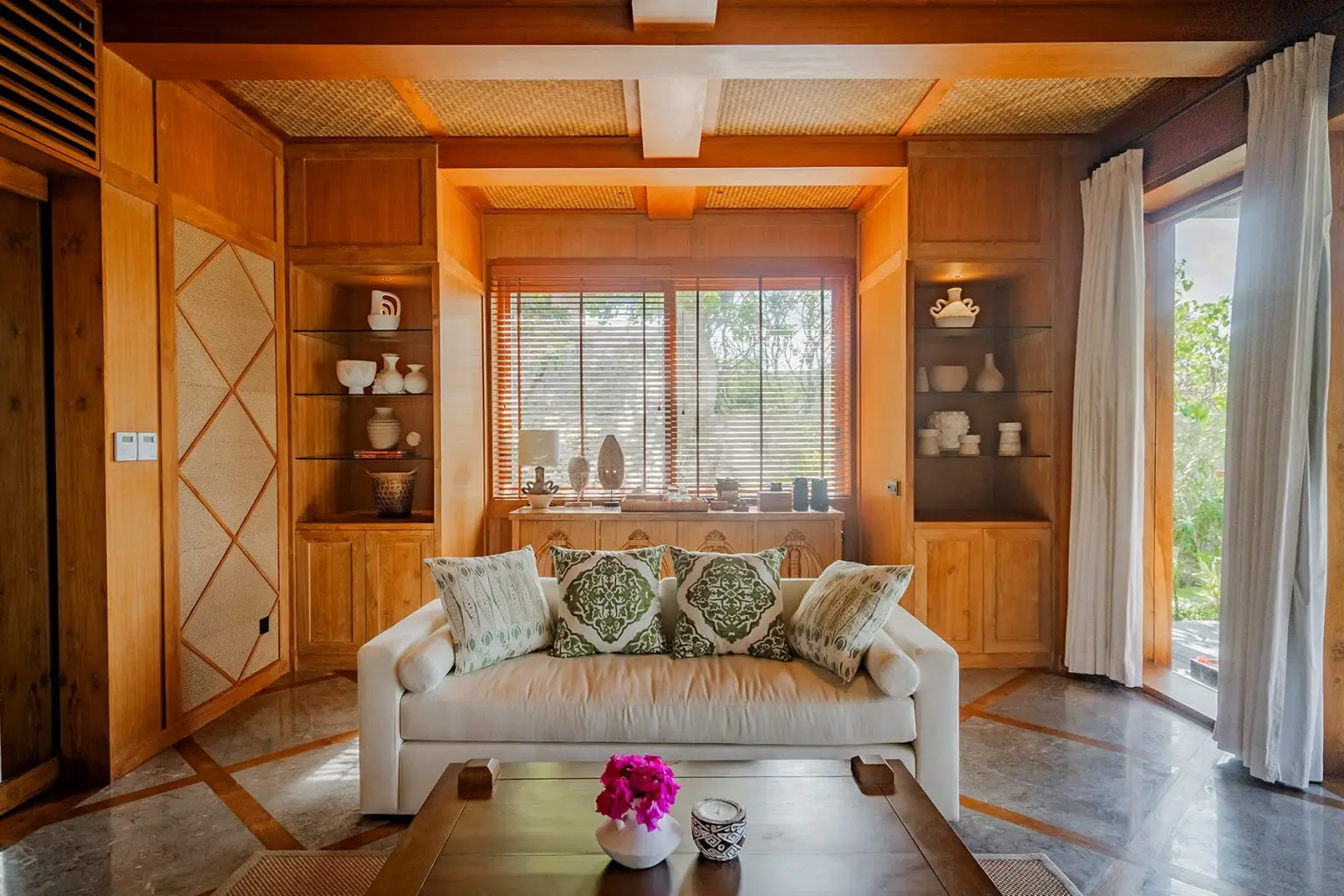 Nihi Rote Ume Leo Beachfront Guestroom