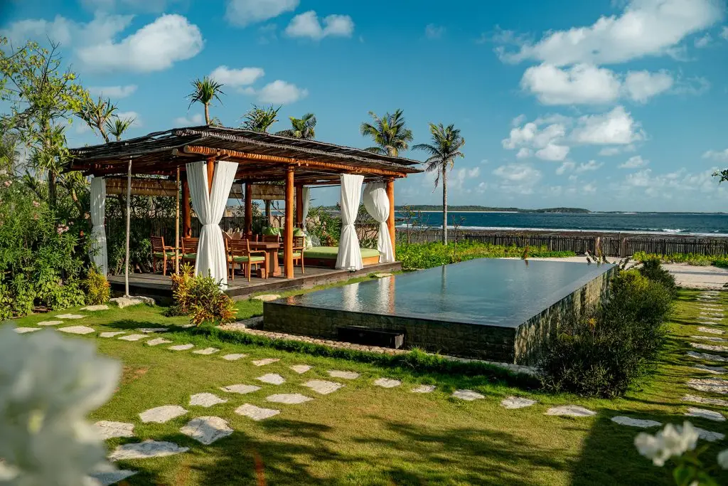 Nihi Rote Ume Leo Beachfront Pool Pavilion