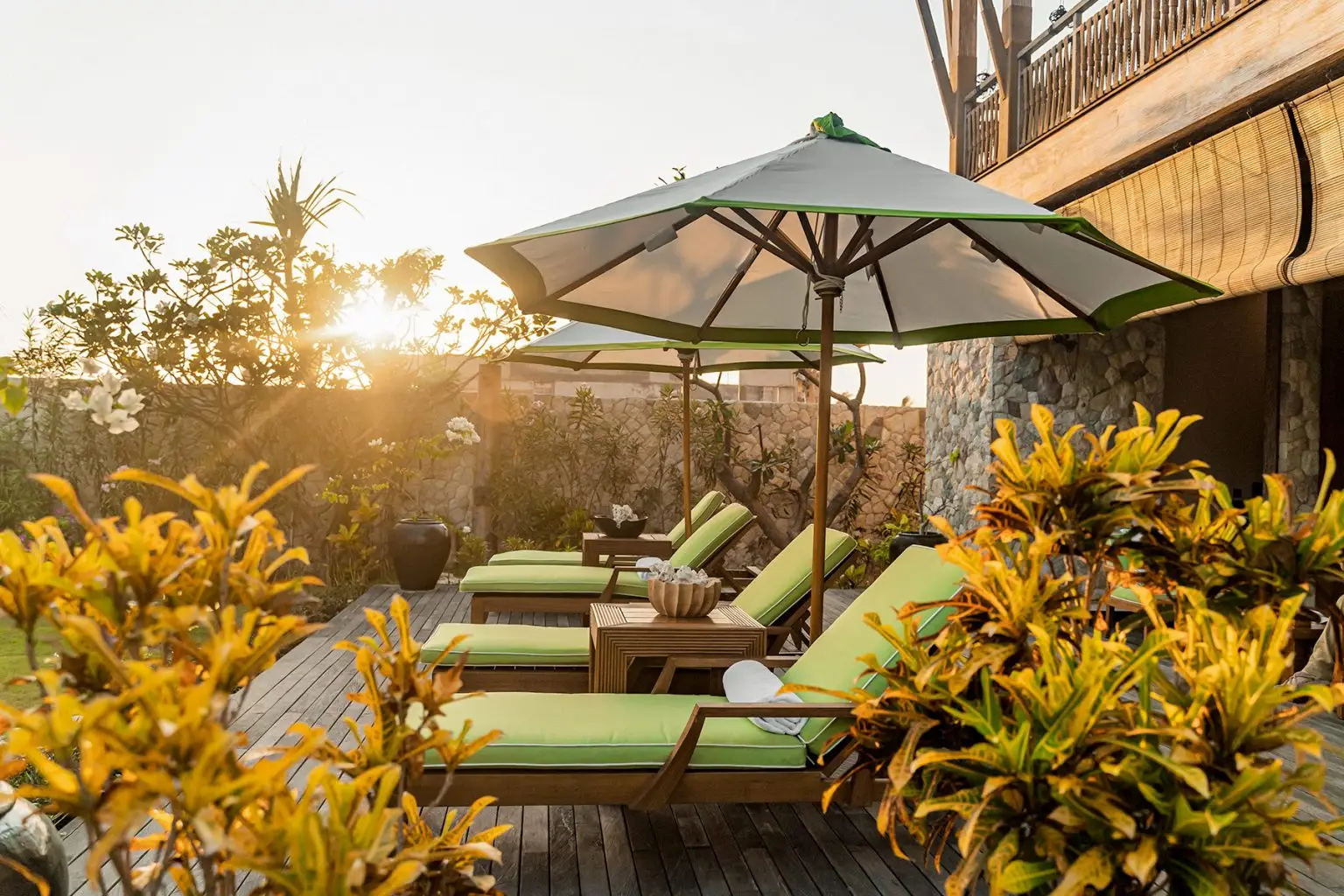 Nihi Rote Ume Leo Beachfront Sunbed