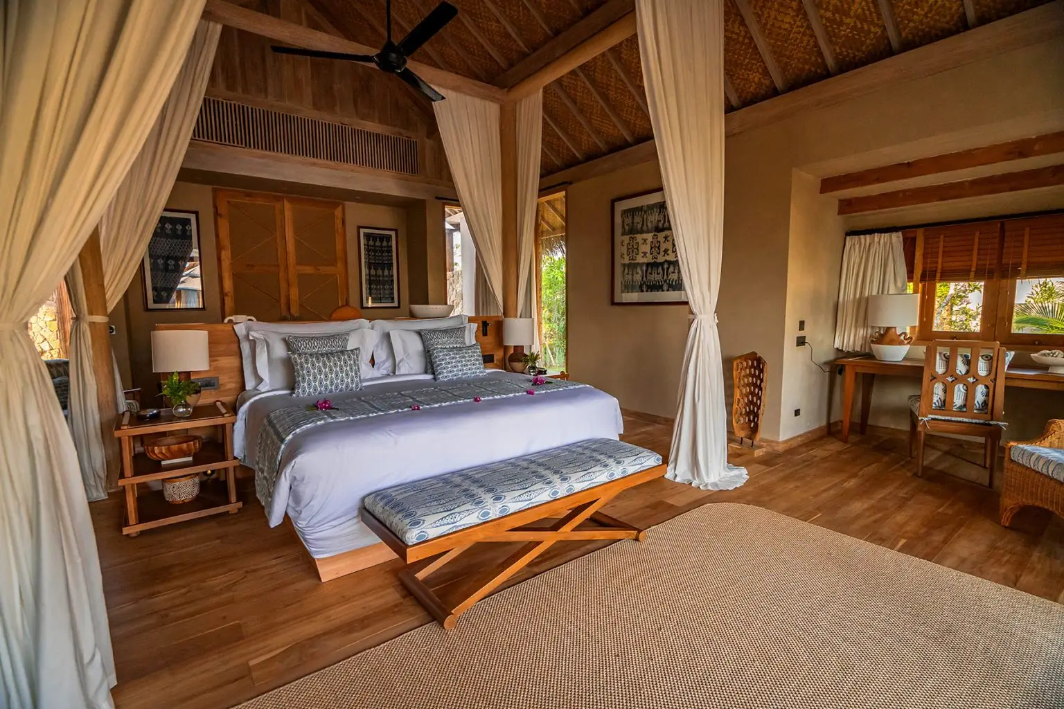 Nihi Rote Ume Leo Garden Bedroom