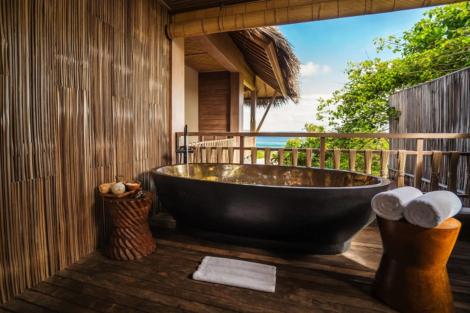 Ume Nanaru Bathtub Ocean View Nihi Rote
