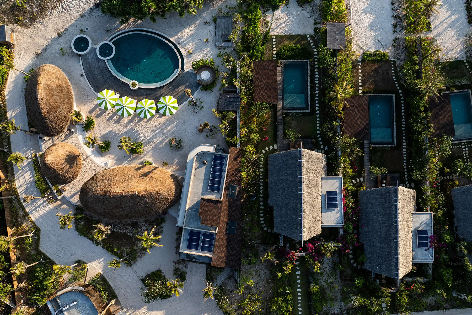 Nammo Beach Club Nihi Rote 2