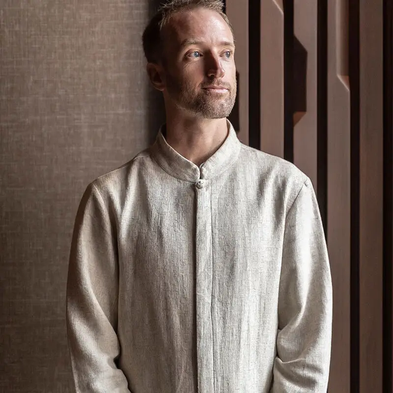 Alex Scrimgeour is a highly-trained Bodywork Therapist specializing in Dien Chan Facial Reflexology