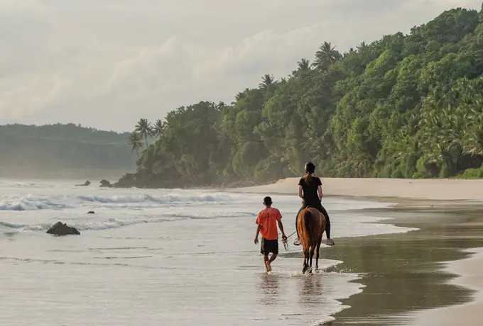 Horse Riding Lesson At Nihiwatu Beach Thumbnail