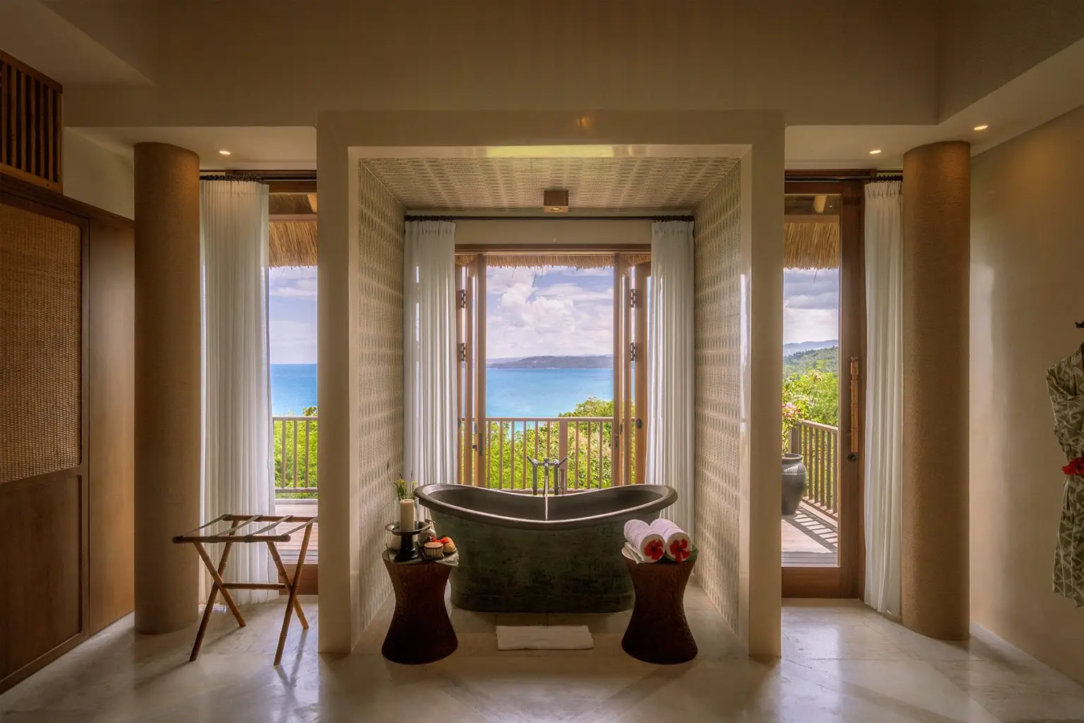Putri Hillrise Bathtub Nihi Sumba