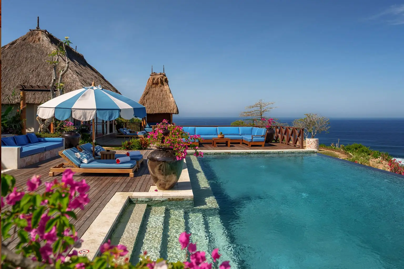 Raja Puncak Swimming Pool Nihi Sumba